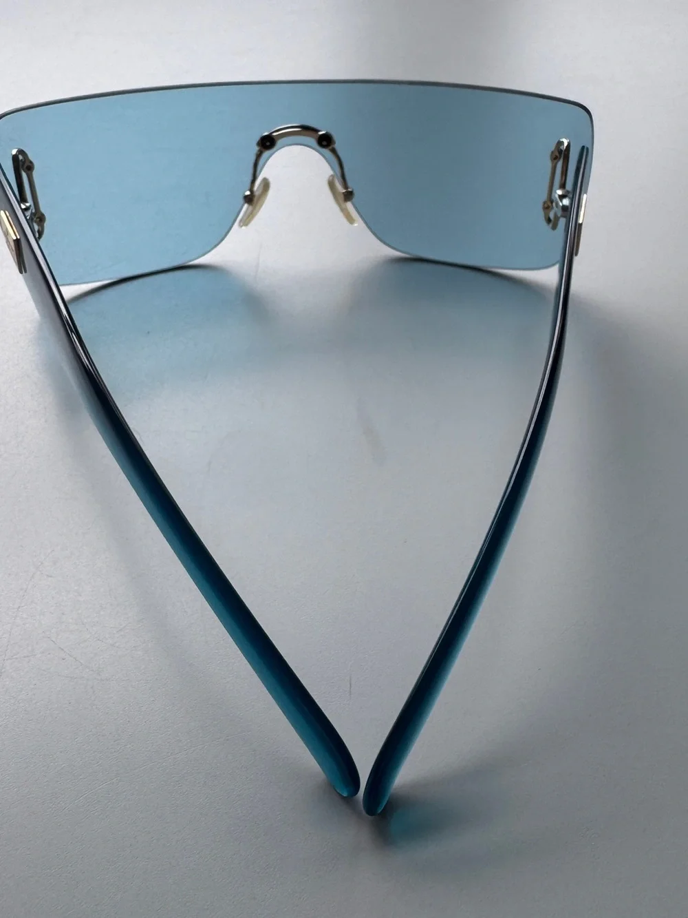 Vintage Gucci “screen”Blue Rimless Shield Sunglasses with Comfortable Nose bridg